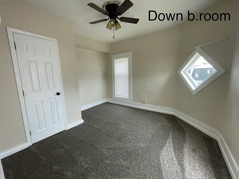 423 E Jackson St — Photo 2