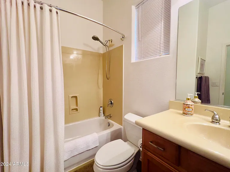 1653 W Ainsworth Dr — Photo 16