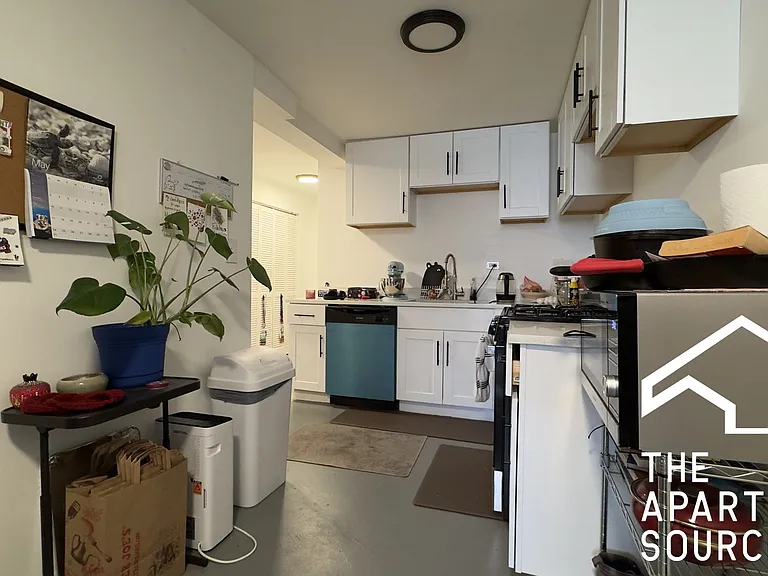 2049 N Bingham St #G — Photo 2