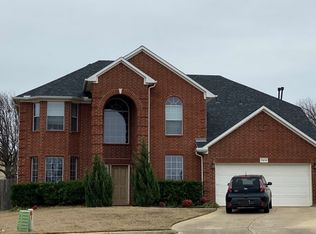 7915 Corona Ct, Arlington, TX 76002