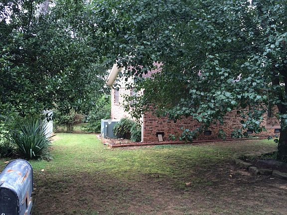 2nd image of 110 Mockingbird Ln