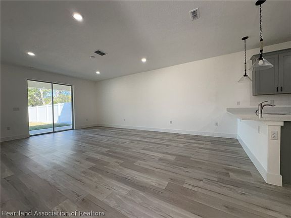 4th image of 6011 Candler Ter