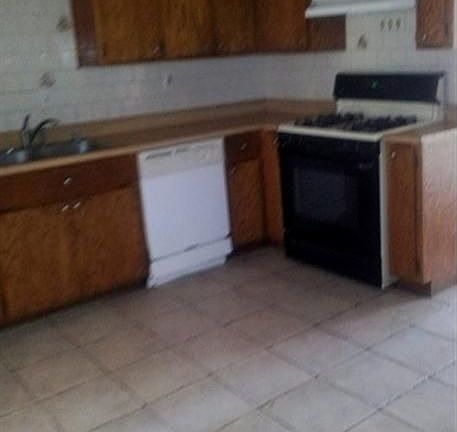 2nd image of 1724 Nogales St