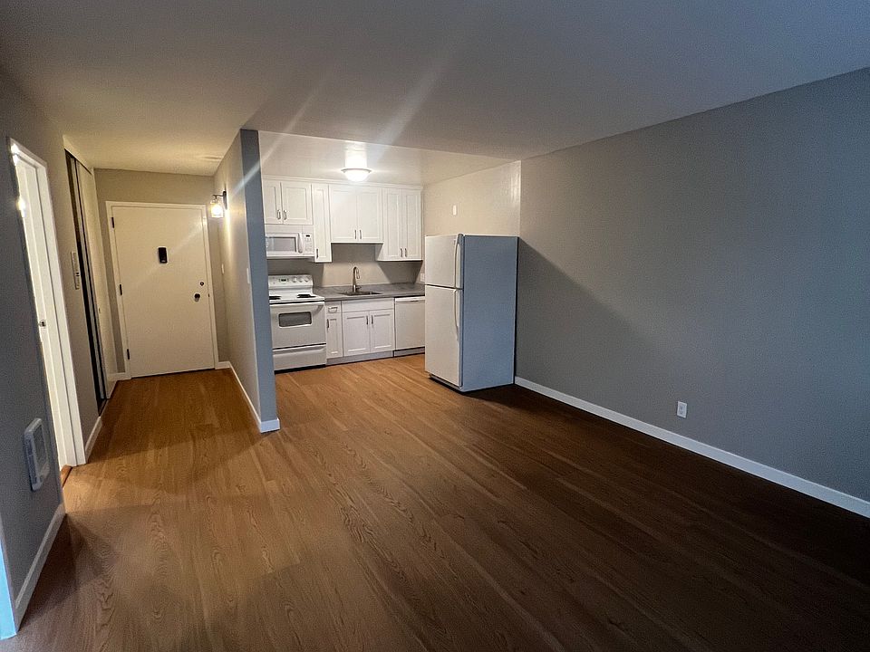 Living Room/Kitchen