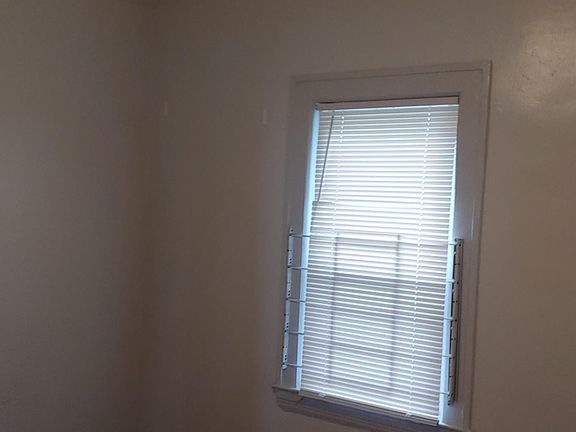 5th image of 3222 E 130th St Floor 1
