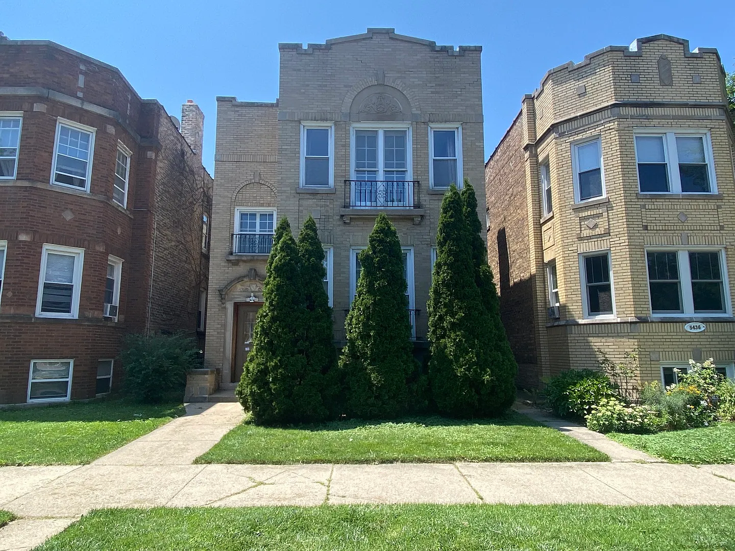 2 bed, 1100 sqft, $1,800 — Photo 1