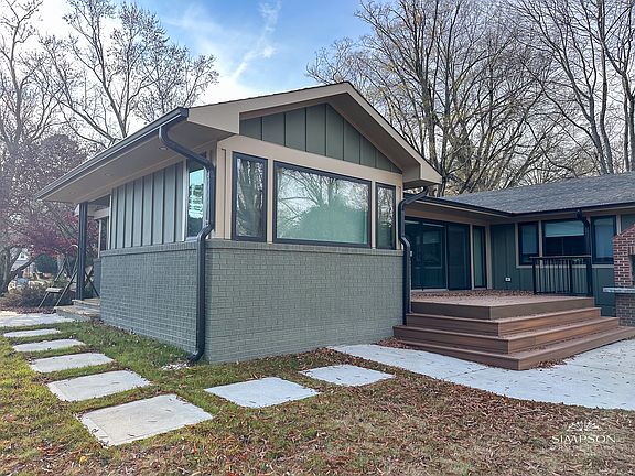 3rd image of 1943 Townsend Ave
