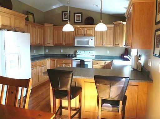3rd image of 105 Driftwood Cir
