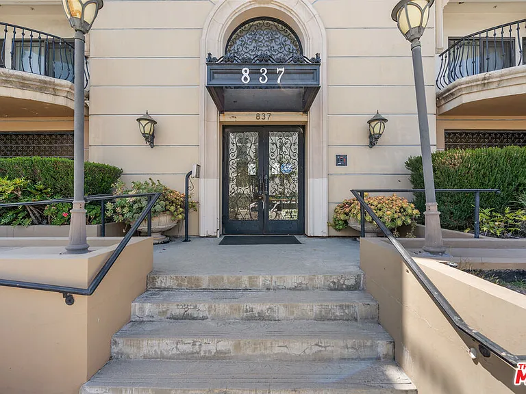 837 Crenshaw Blvd #301 — Photo 7