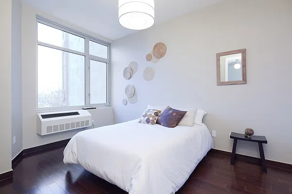 Sold by aptsandlofts.com | media 6