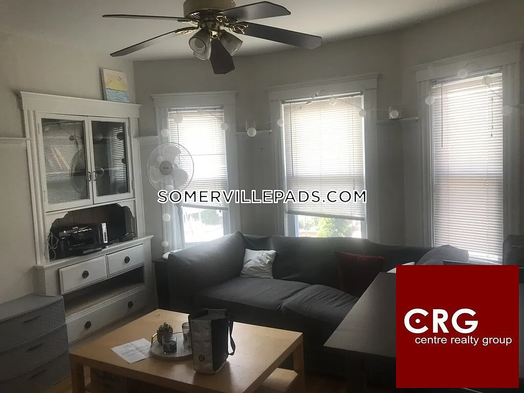 4 bed, 1.0 bath, 1000 sqft, $5,200 — Photo 3