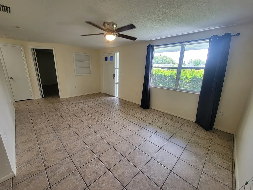 2 bed, 1020 sqft, $1,500 — Photo 3