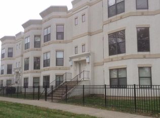 639 N 6th St APT 1B, Springfield, IL 62702