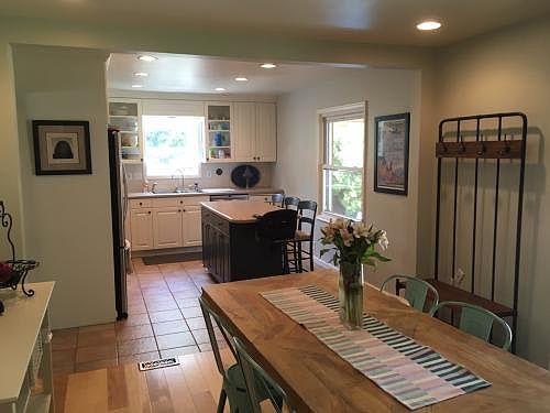 3rd image of 1327 S Colonial Cir