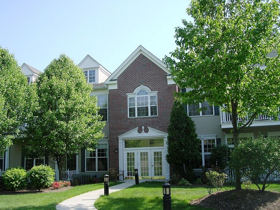 1st image of 1111 FOUR SEASONS DR