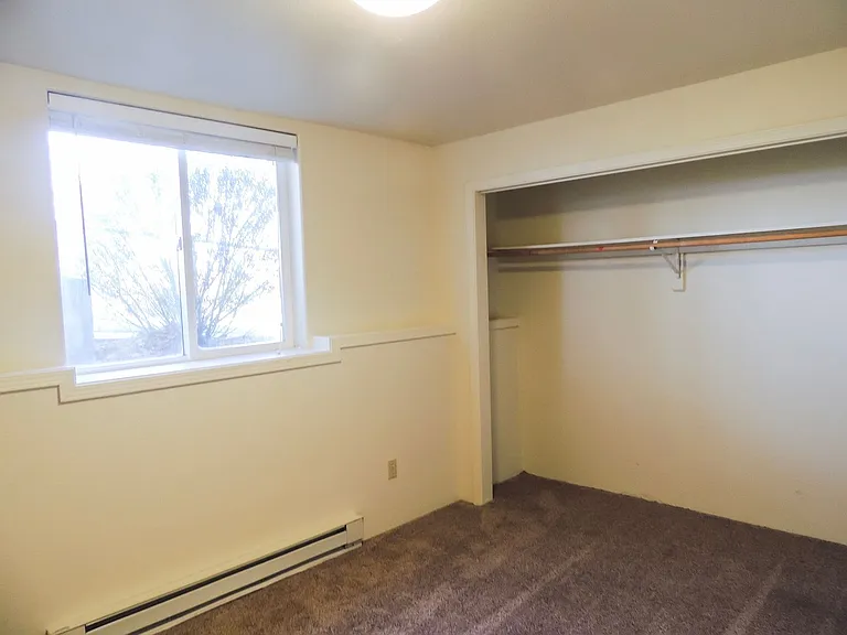1038 W C St — Photo 5