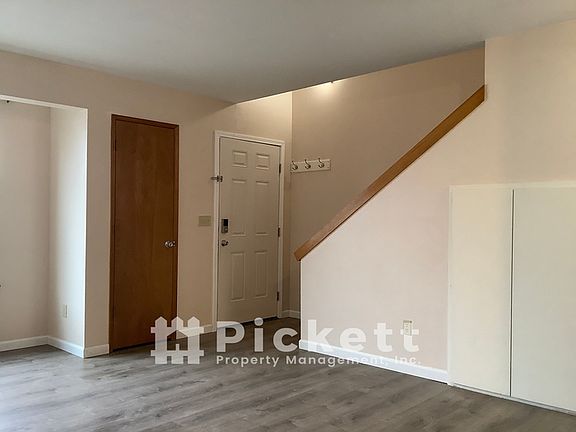 3rd image of 1225 NE Jasmine Ln