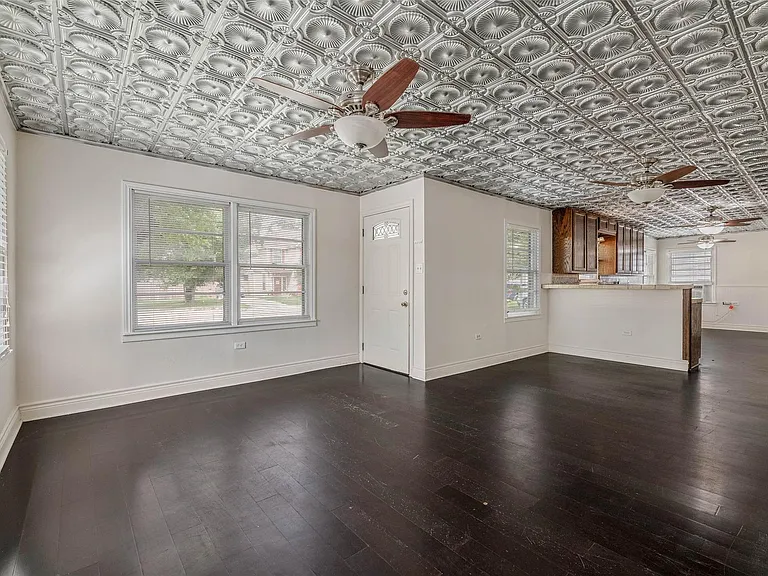 1116 Kettler St — Photo 6