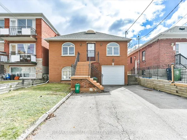 27 Venn Cres, Toronto, ON M6M 1S5