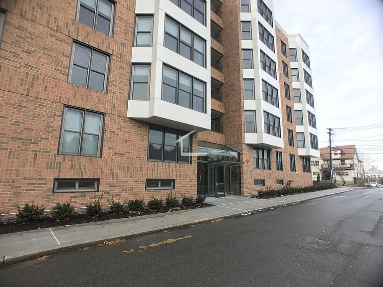 32 Malvern St #405 — Photo 8