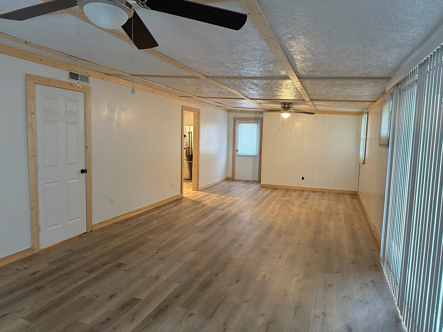 3 bed, $1,300 — Photo 2