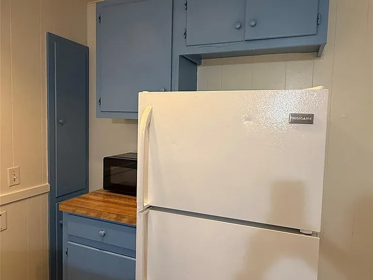 2711 Hemphill Park #A-102 — Photo 4