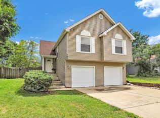 160 Abbeywood Cir, Streamwood, IL