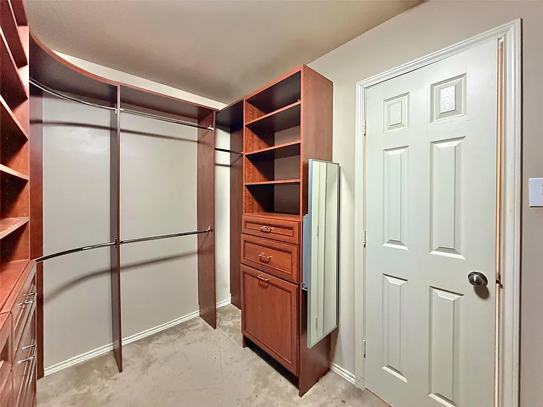 1810 Katlyn Ln — Photo 28