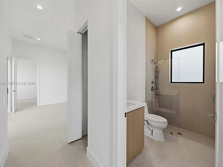 5718 Ashwood Cir W — Photo 23