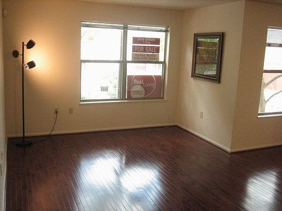 4th image of 35 Buttles Ave