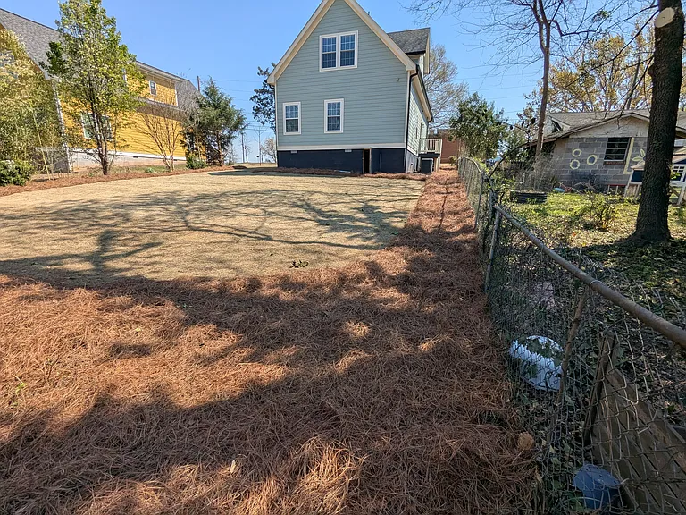 214 Evans St — Photo 3