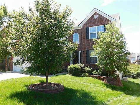 Well-landscaped front yard.