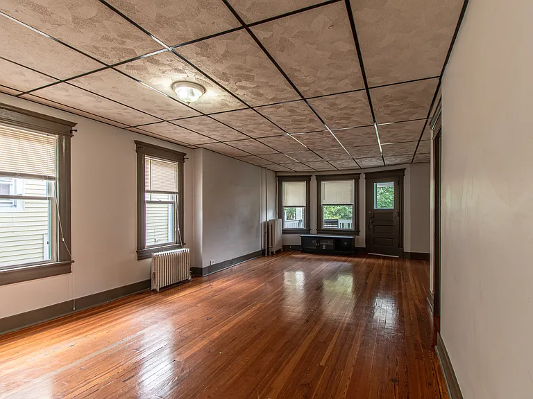 1027 Woodlawn St #1027 — Photo 3