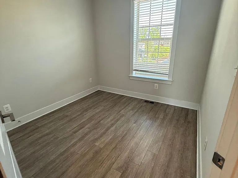 212 Pomegranate Ln — Photo 37