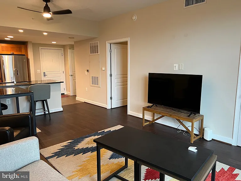 2451 Midtown Ave #606 — Photo 24