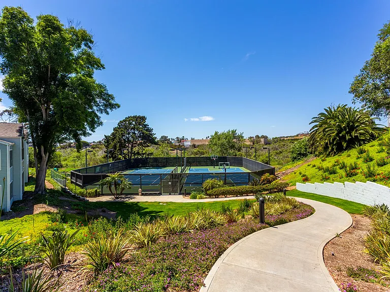 Basketball/Tennis/Pickleball Courts