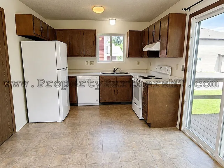 209 S 15th Ave — Photo 5