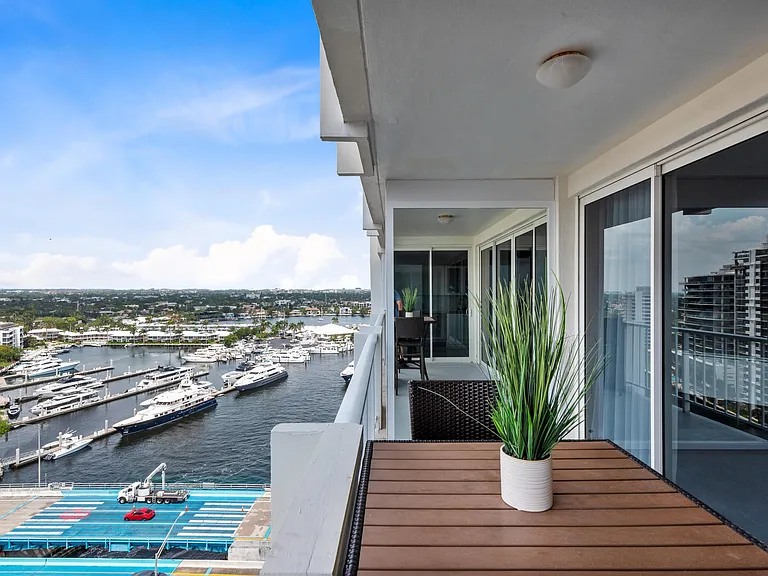 2800 E Sunrise Blvd #19D — Photo 32