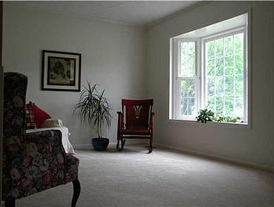 4th image of 438 Knob Ave