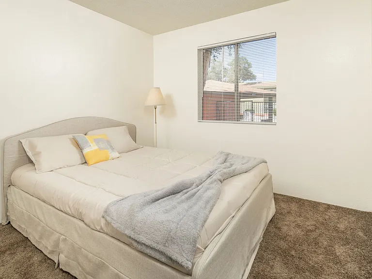 Mission Park Apartments — Photo 16