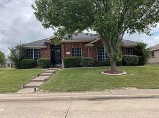 200 Balsam Grove Ln, Desoto, TX 75115
