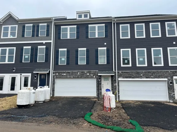 188 Sweetwater Dr, Moon Township, PA 15108