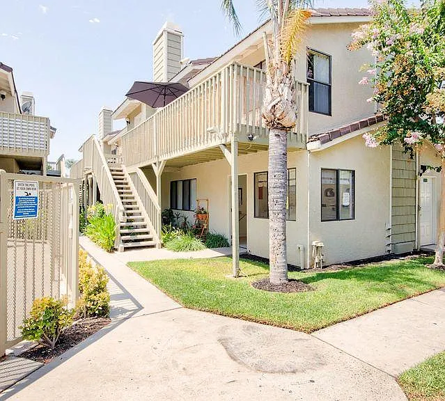 La Sierra Apartments — Photo 12