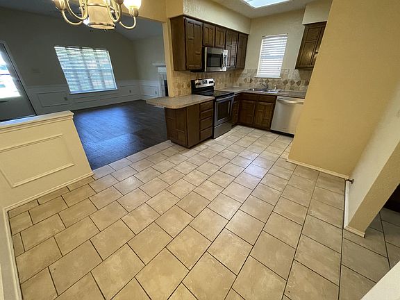 3rd image of 5816 Santa Fe Dr