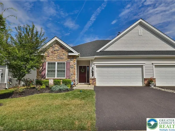 3880 Independence Dr, Easton, PA 18045