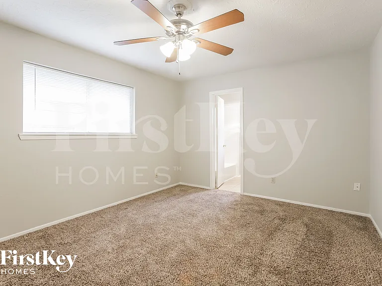 4426 Adonis Dr — Photo 8