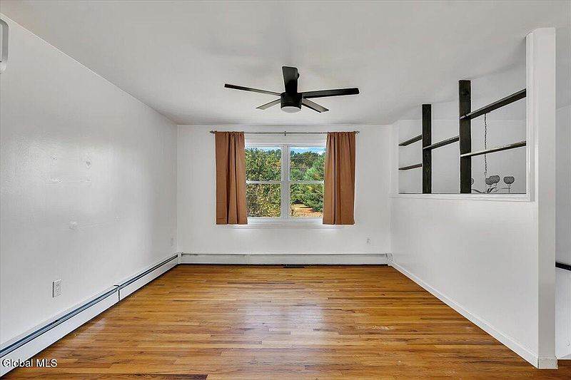 5th image of 326 Louden Road