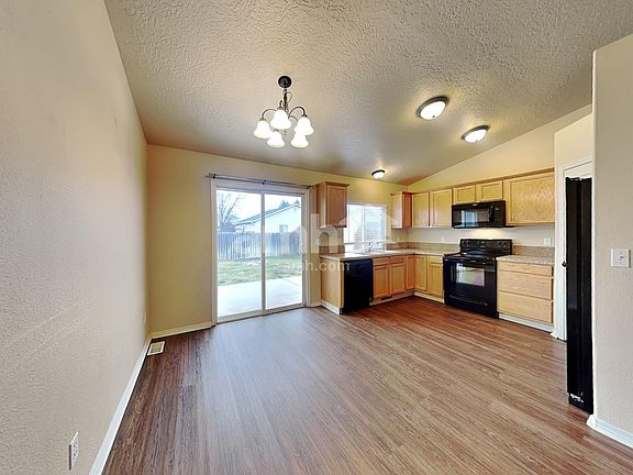 4th image of 3319 Manchester Dr