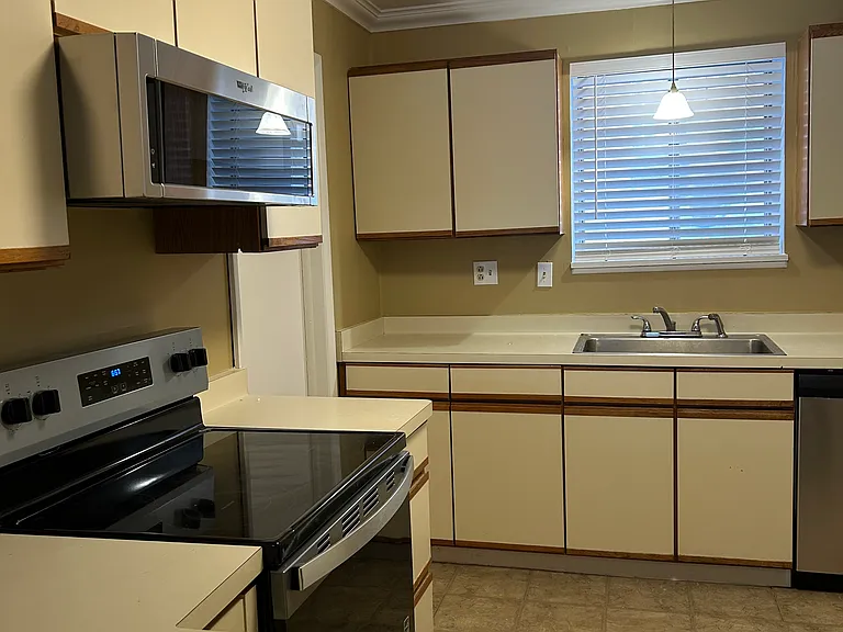 2454 East Ave #A — Photo 7