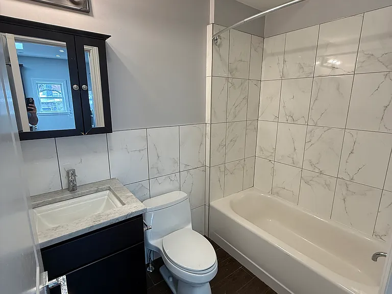 61 Erie St #3R — Photo 7
